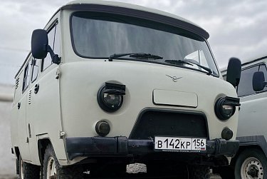 Дамир Фахрутдинов передал автомобиль на фронт